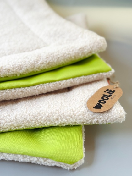 Dwustronna mata wodoodporna zielona