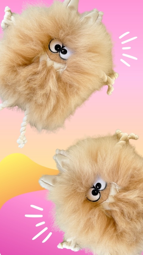 Moonster beżowy - zabawka ze skóry owczej z piszczałką potworek Moonster beżowy - zabawka ze skóry owczej z piszczałką potworek