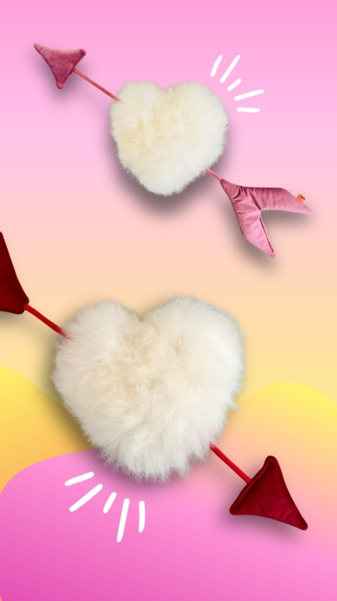 Woolove - serce z owczego futra z przesuwną strzałą i piszczałką