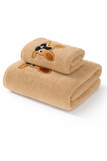 Zestaw beżowych ręczników z haftem pieska